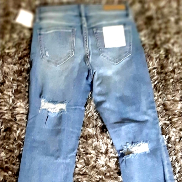 Cello Jeans new  size 7 light blue wash - Picture 2 of 3